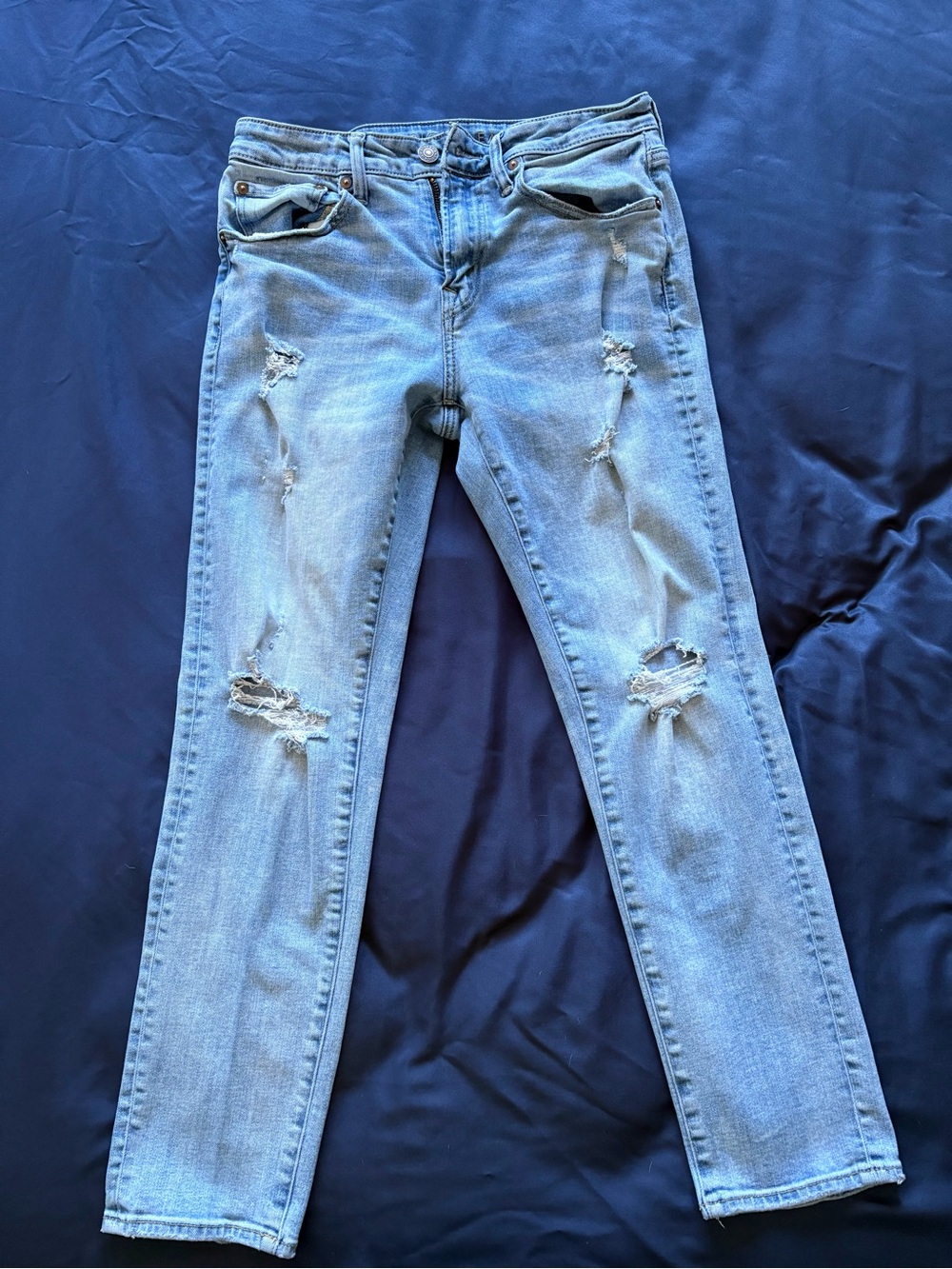 American Eagle Outfitters Light Blue Distressed Skinny Jeans
